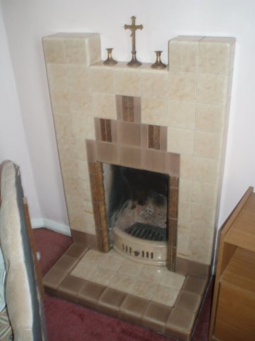 fireplaceinbackbedroom.jpg